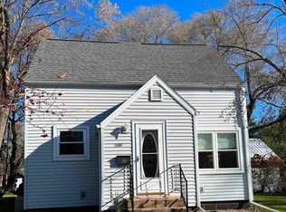 132 Pine St, Waupaca, WI 54981