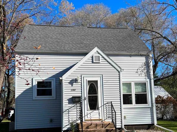 132 Pine St, Waupaca, WI 54981