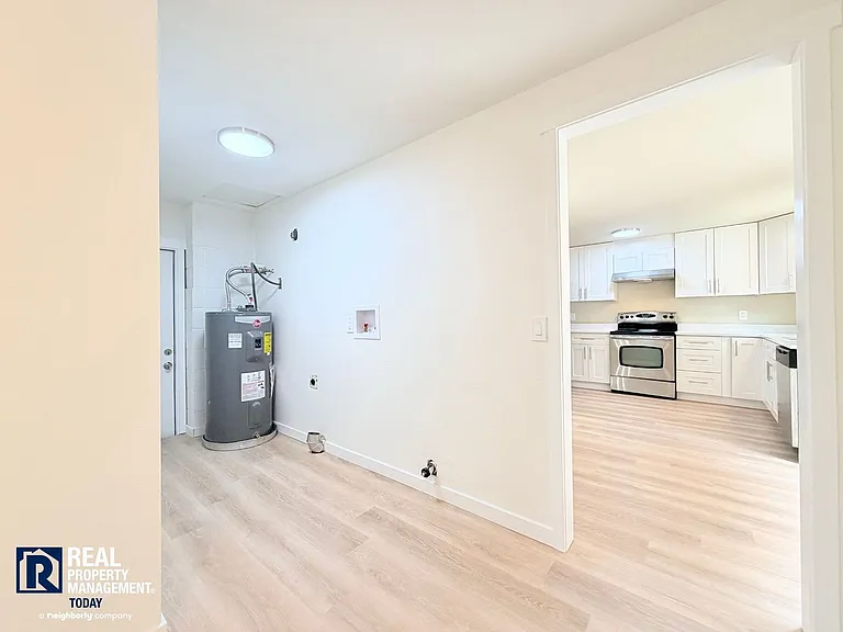 GM Legacy Properties LLC - Duplex (GOLD) — Photo 9