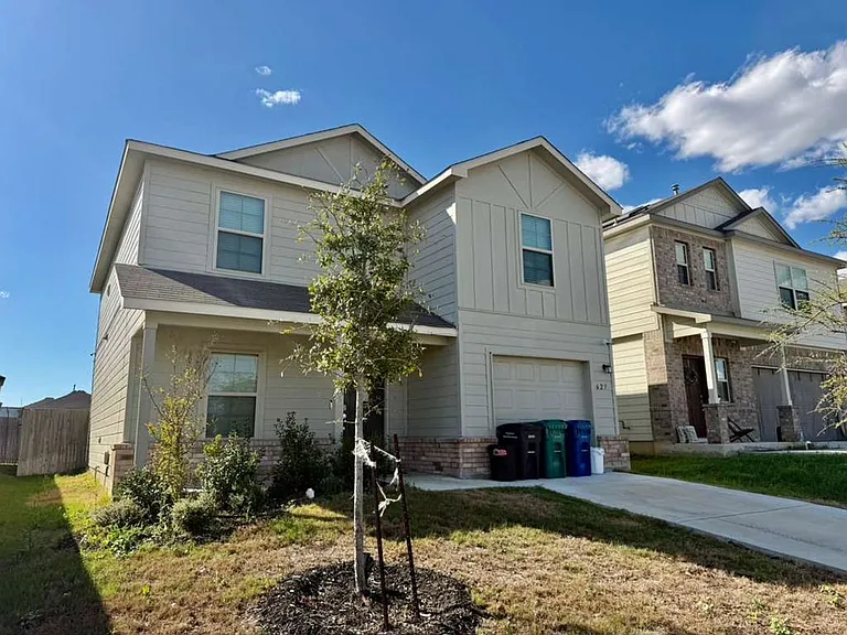 627 Retama Pass — Photo 2