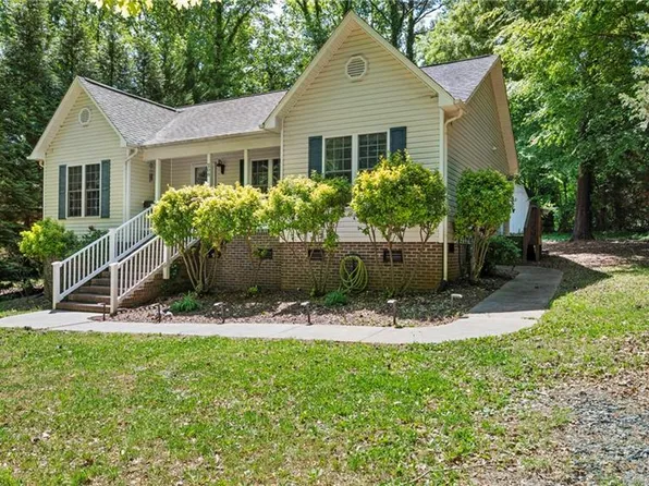 208 E Brown St, Randleman, NC 27317