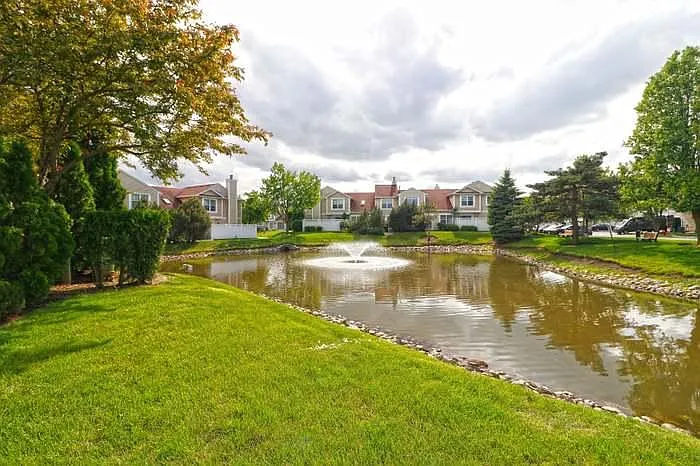 290 Le Parc Cir — Photo 3