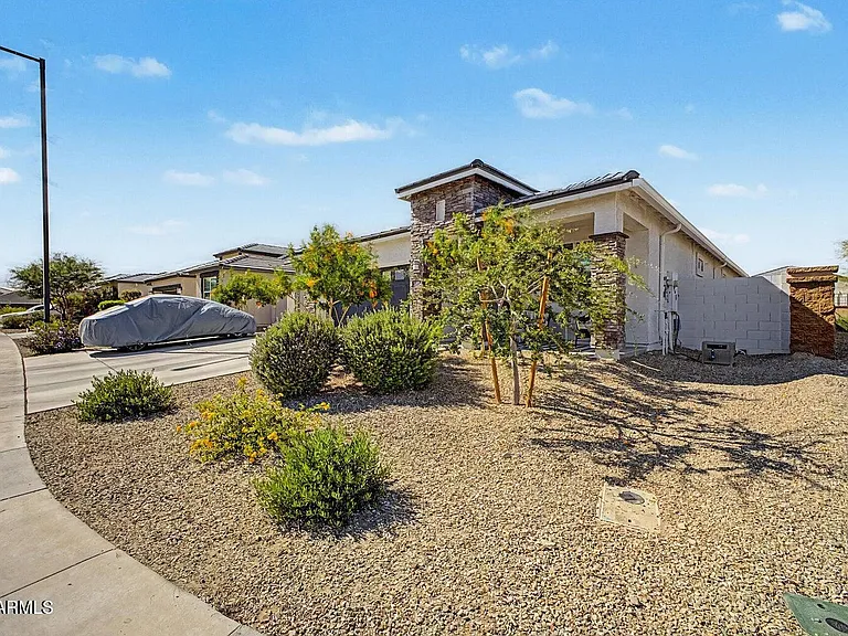 24054 W Verlea Dr — Photo 6
