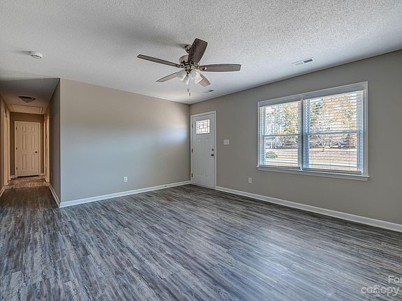 5th image of 150 Hickory Creek Dr
