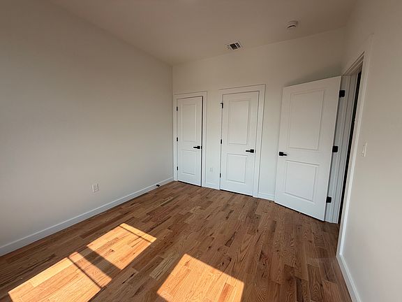 5th image of 181 Woodside Ave #3R