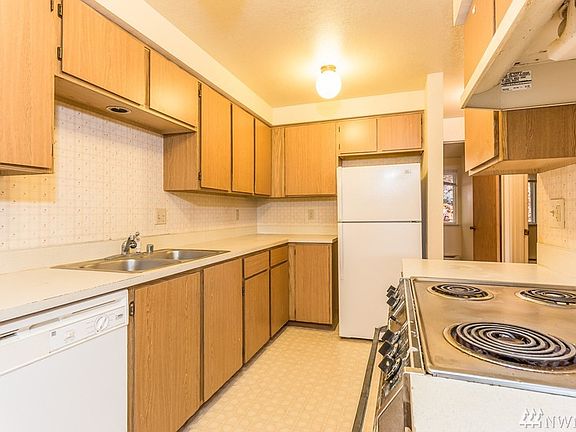 5th image of 4414 NW Wedgewood Ln #1-4