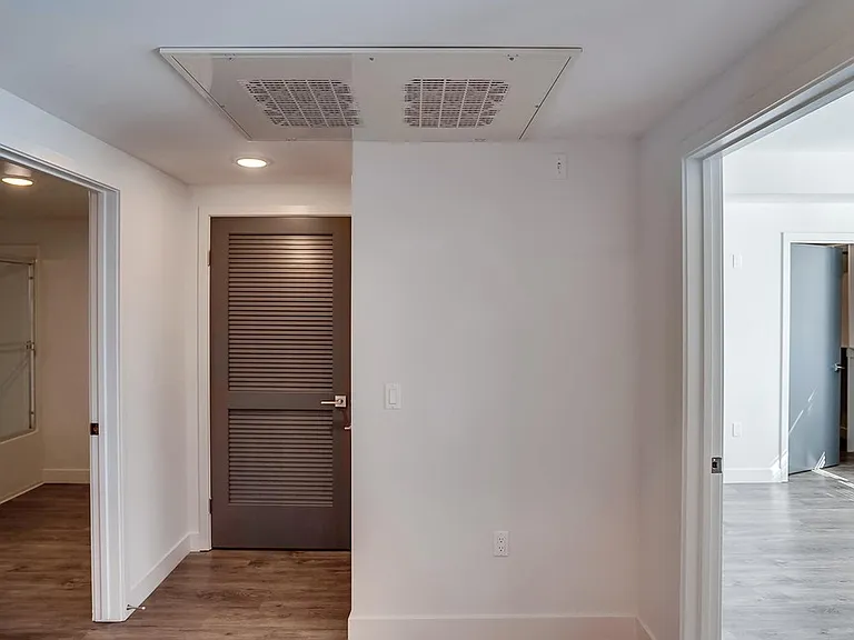 6015 Woodman Ave #201 — Photo 23