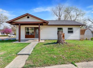 69 Cedar Ledge Dr, Pacific, MO 63069