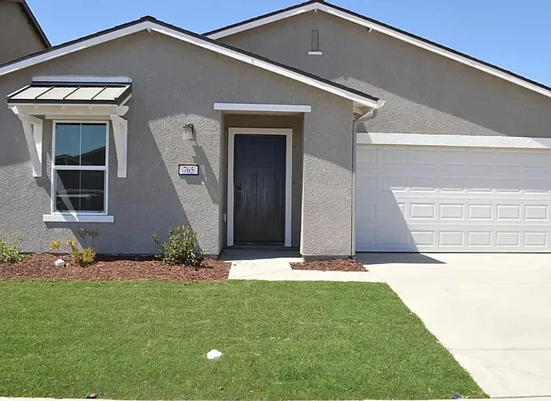 4 bed, 3.0 bath, 1862 sqft, $2,300 — Photo 2