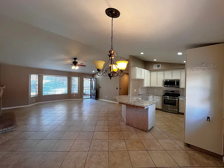 516 Sun Rose Ave — Photo 6