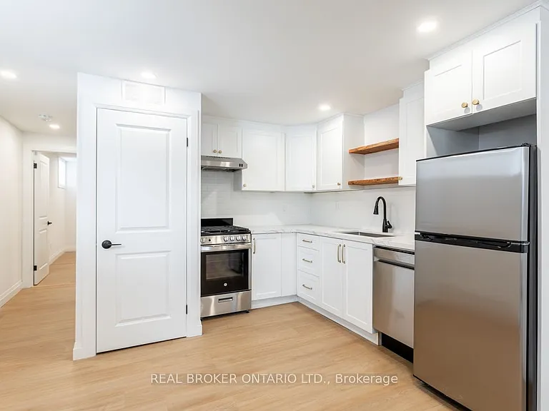 115 Catharine St N #4 — Photo 3