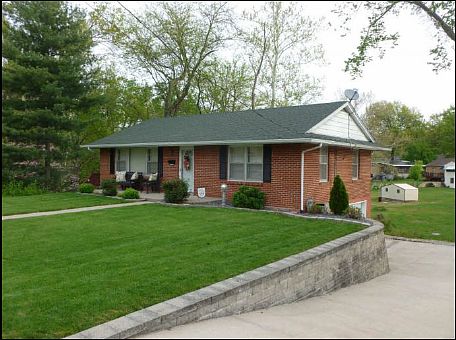 2nd image of 2202 Marilyn Dr