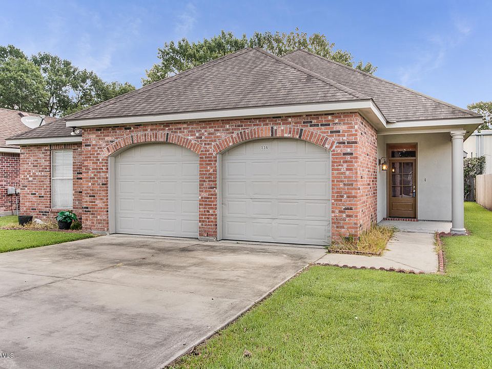 1st image of 136 Gateway Dr