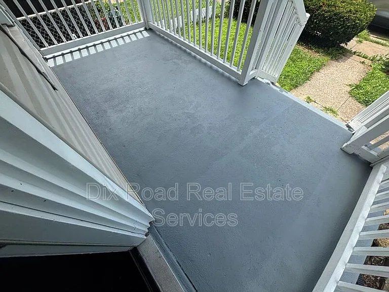 332 Hudson Ave — Photo 6