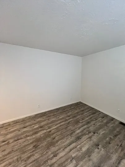 Ponderosa — Photo 11