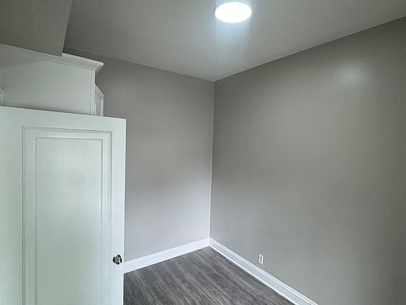4th image of 7250 S Langley Ave #1F
