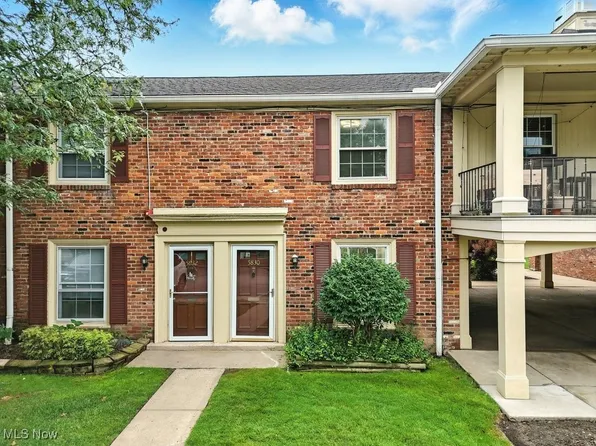 5830 Spotswood Dr, Lyndhurst, OH 44124