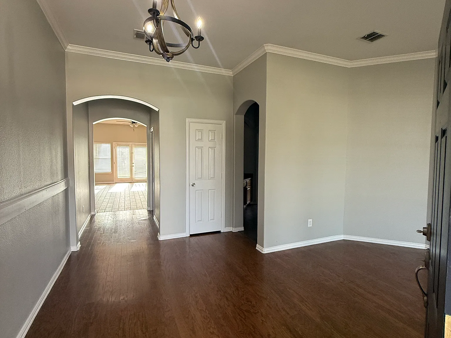 4 bed, 2.5 bath, 2206 sqft, $2,850 — Photo 3