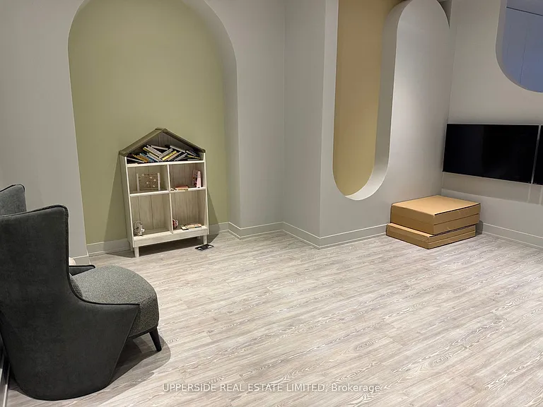 270 Dufferin St #501 — Photo 10