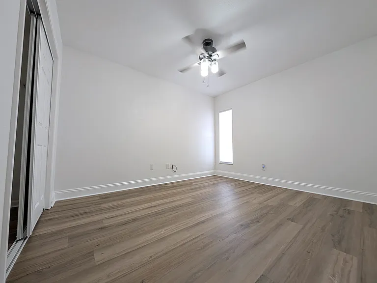 705 N Himes Ave — Photo 18