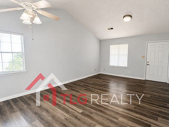 3rd image of 3821 Rosedown Dr