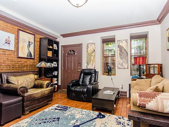 3rd image of 48 Hamilton Pl #0