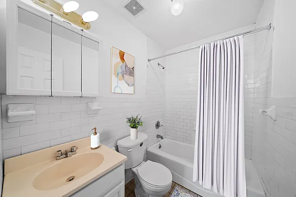 Rented by Vector New York, LLC | media 6