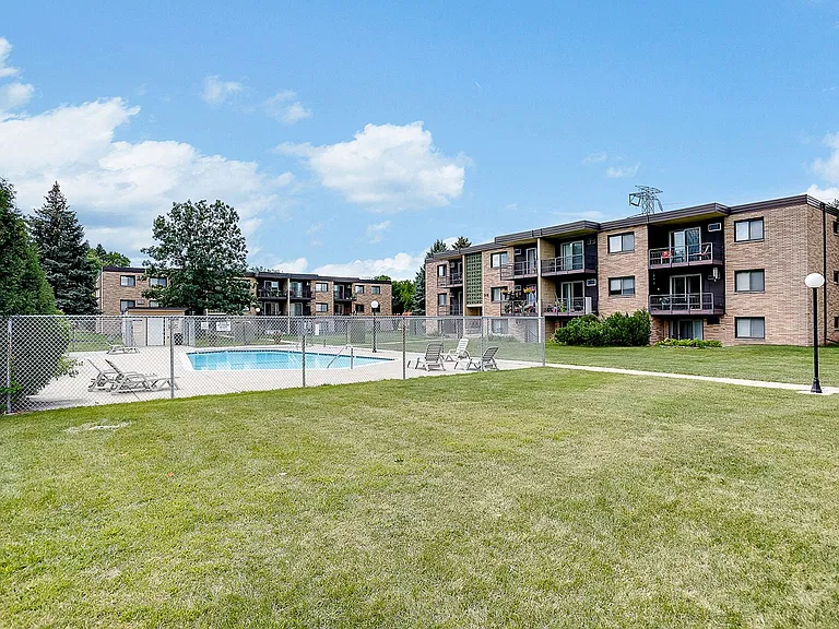 Arden Court Apartments — Photo 20