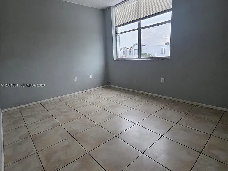 4241 W 10th Ln #7 — Photo 7