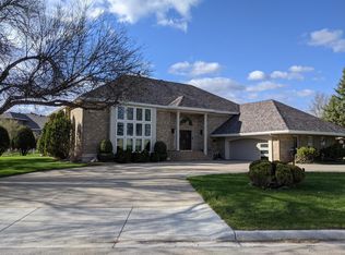 121 Oxbow Dr, Oxbow, ND 58047