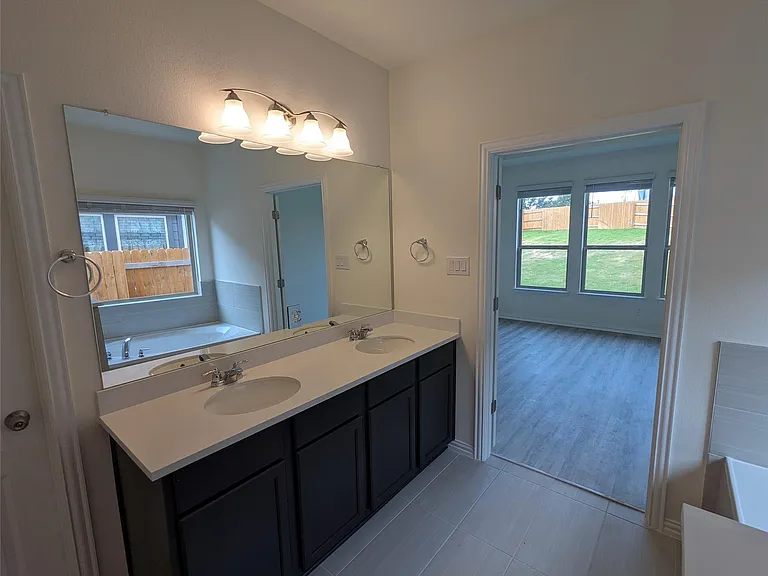 612 Silent Creek Cv — Photo 6