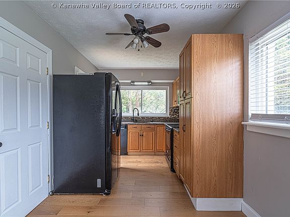 4th image of 107 Fairview Dr