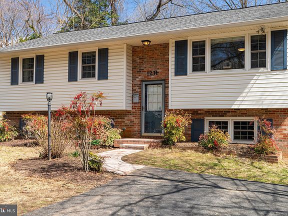 2nd image of 1231 Mount Pleasant Dr