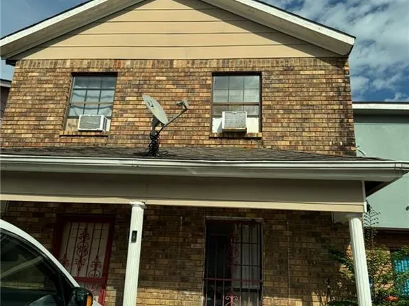 148 Westpark Ct, New Orleans, LA 70114