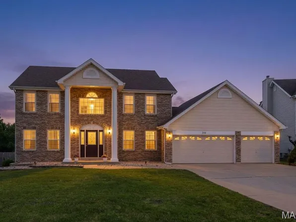 210 Autumn Rose Ct, O'Fallon, MO 63368