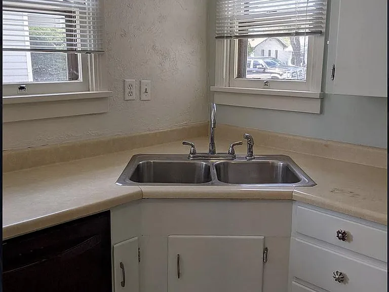 1505 Main St — Photo 5
