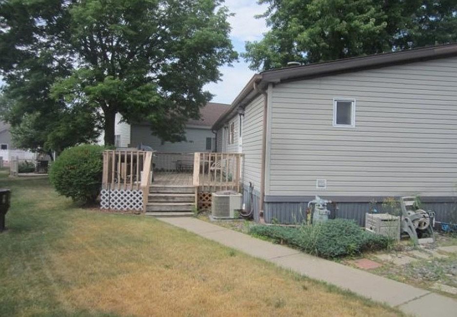 2nd image of 174 Cardinal Ln