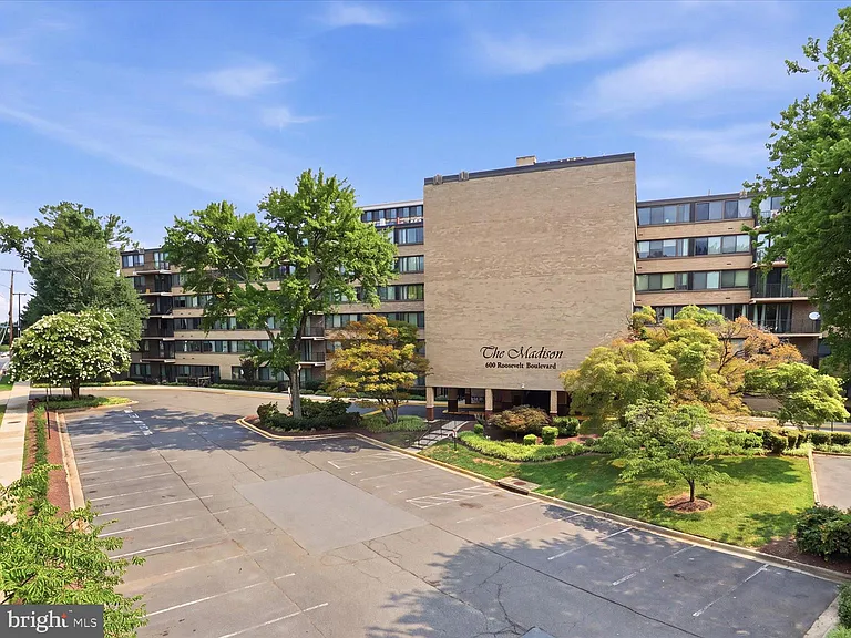 600 Roosevelt Blvd #317 — Photo 5