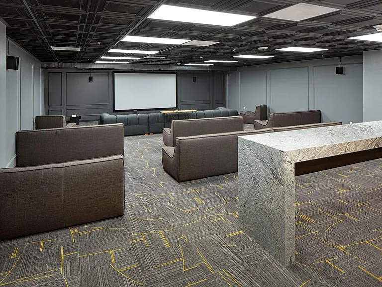 Cinema Lounge