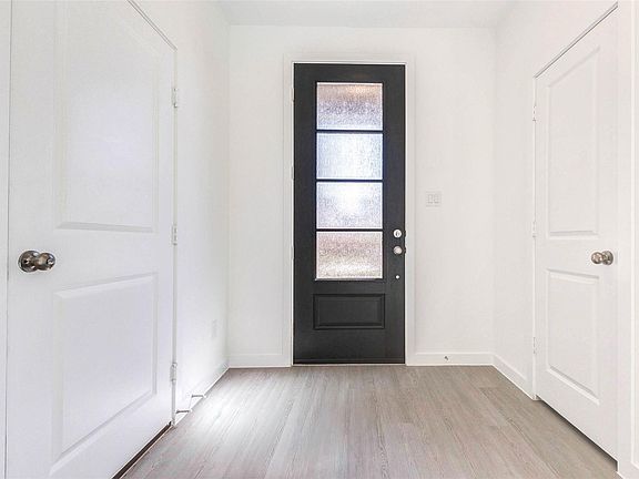 4th image of 27410 Sweetwater Bay Dr