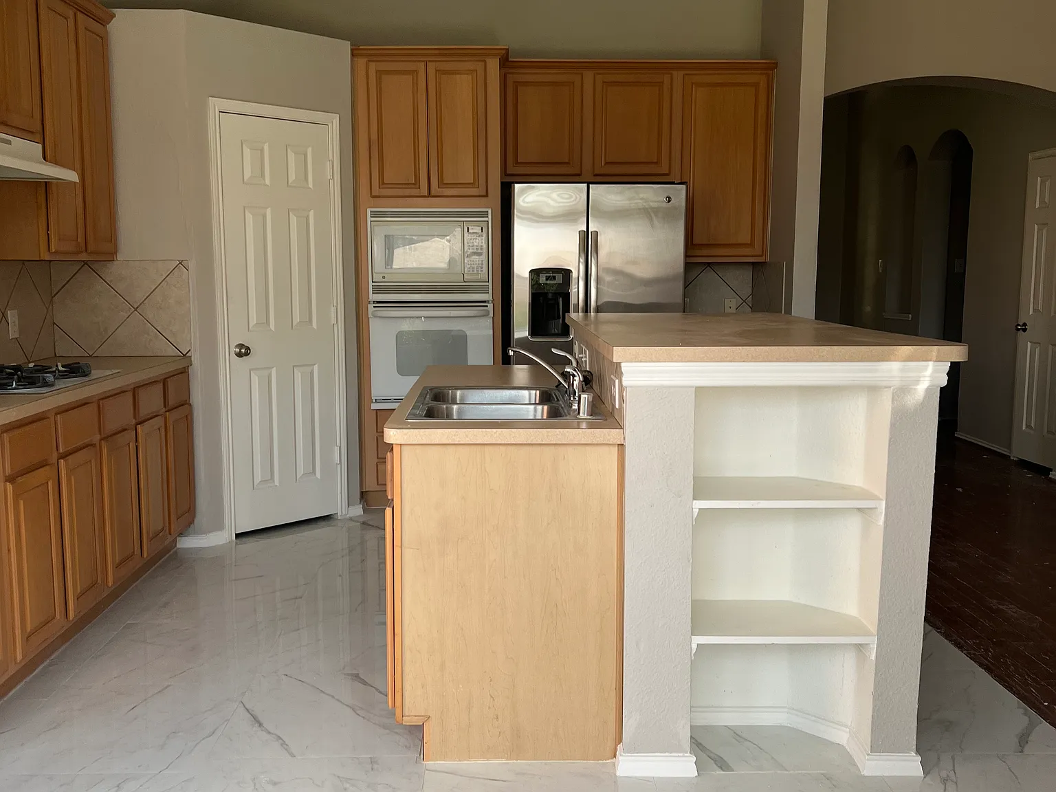 4 bed, 2.5 bath, 2114 sqft, $2,699 — Photo 4