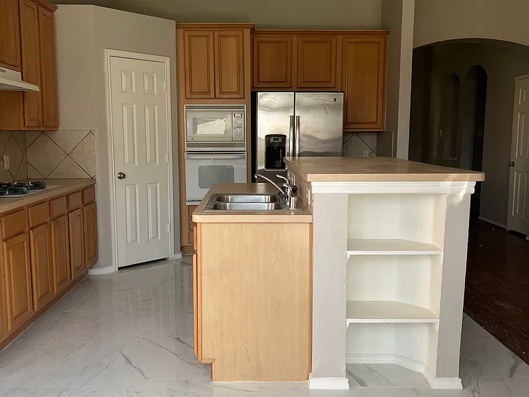 5820 Chatham Ln — Photo 4