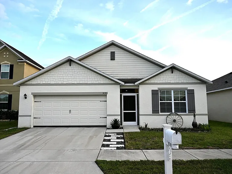 1036 Bethpage Rd — Photo 12