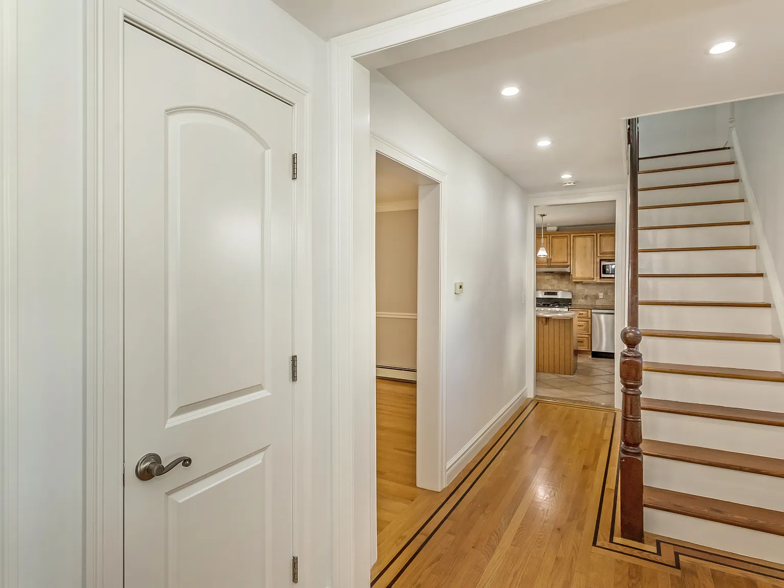 3 bed, 1422 sqft, $5,300 — Photo 4