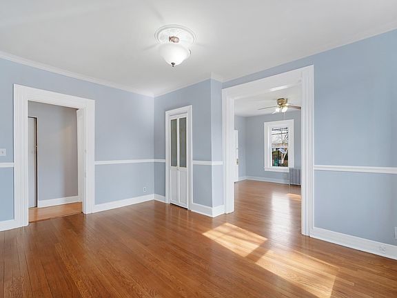 3rd image of 591 Passaic Ave #1
