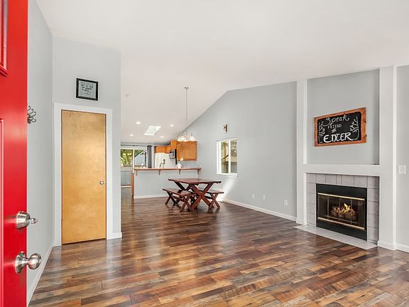 2nd image of 5418 95th Pl NE