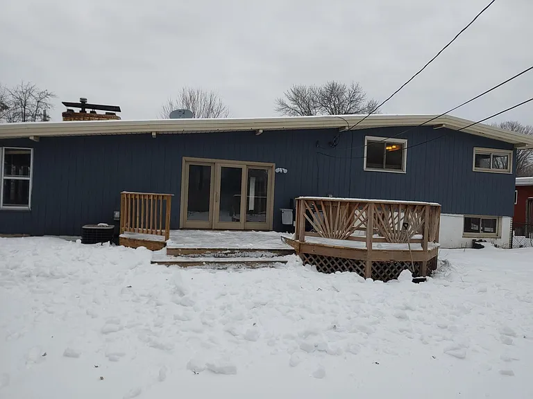 1546 Iowa Ave W — Photo 10