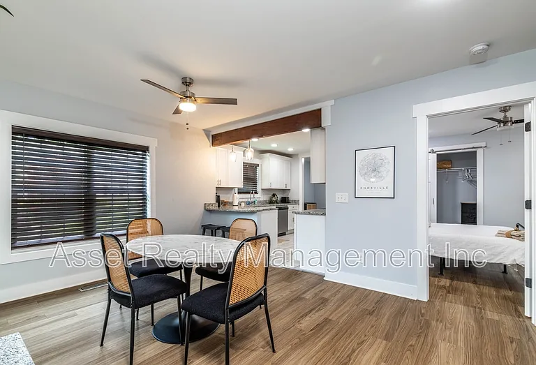 301 E Quincy Ave — Photo 32
