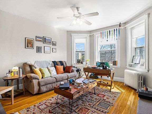 4th image of 1633 Commonwealth Ave APT 12