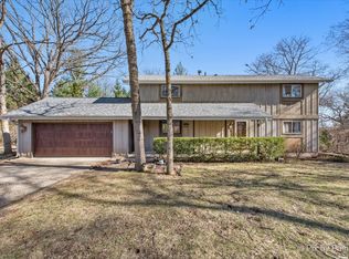 1415 Geringer Rd, Algonquin, IL 60102